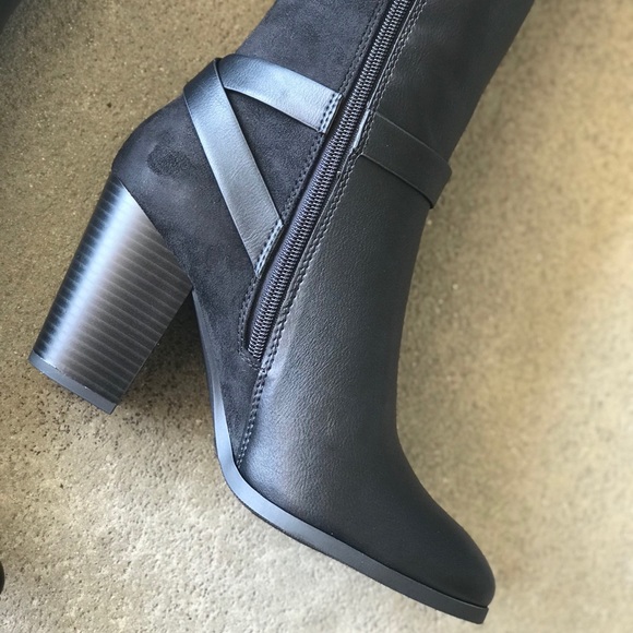 2 left! Delicious Shoes Black Knee High Heel BOOT - Picture 4 of 7